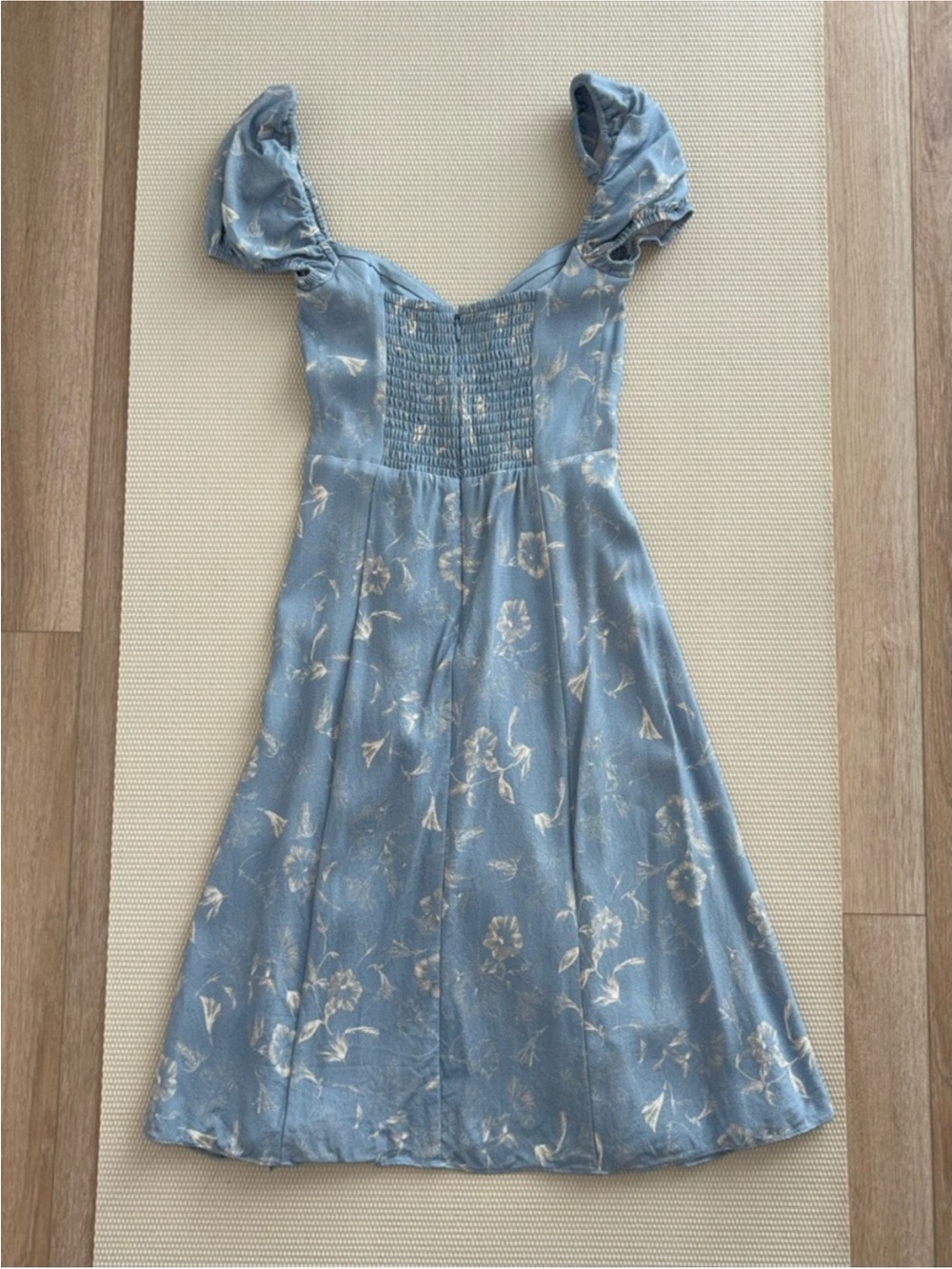 Aritzia Sunday Best Savannah Dress in Dew Blue/ Whisper White - Picture 4 of 4